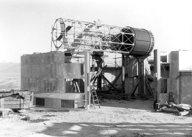 Assembling the telescope structure