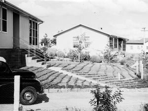 Some of the post-WWII Newsom prefab houses, 1956