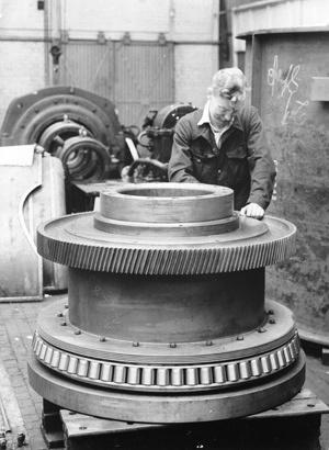 Right Ascension  main gear and bearing, at Grubb Parsons factory
