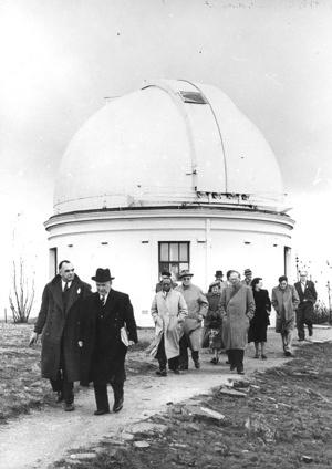 Visitors, 1952