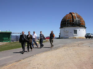 ANU Chancellor, Professor Peter Baume, visits Mount Stromlo, Oct 2003