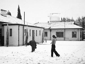 Snow fight at Mount Stromlo